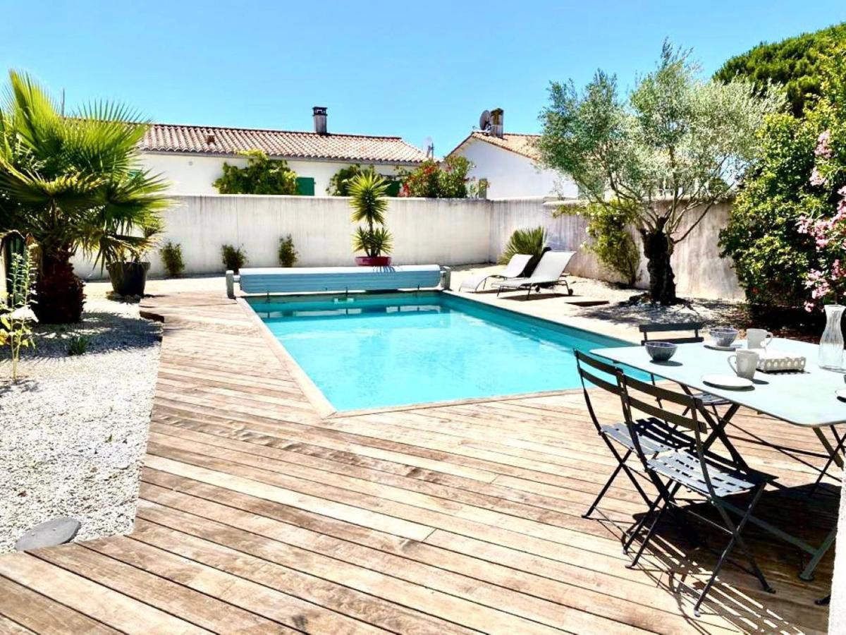 Villa Pour 8 Avec Piscine A La Flotte En Re Exterior photo